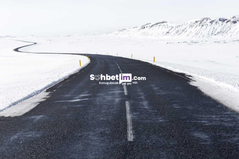 Geveze Sohbet Odaları ile Sanal Chat Deneyimi Sür