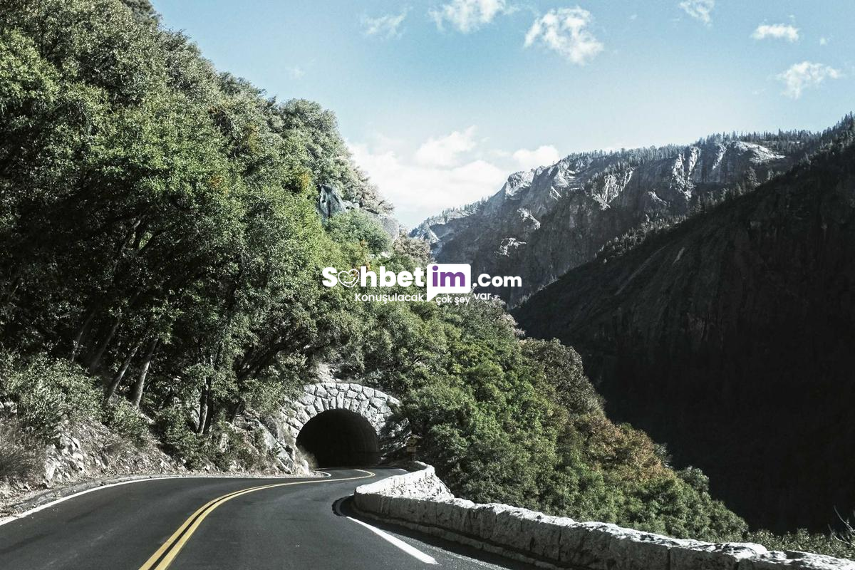 Liseli Chat Odaları İçinde Mobil Sohbeti Keşfetmeye Bak